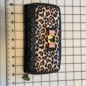 GUC Betsey Johnson wallet - Quilted Cheetah Heart